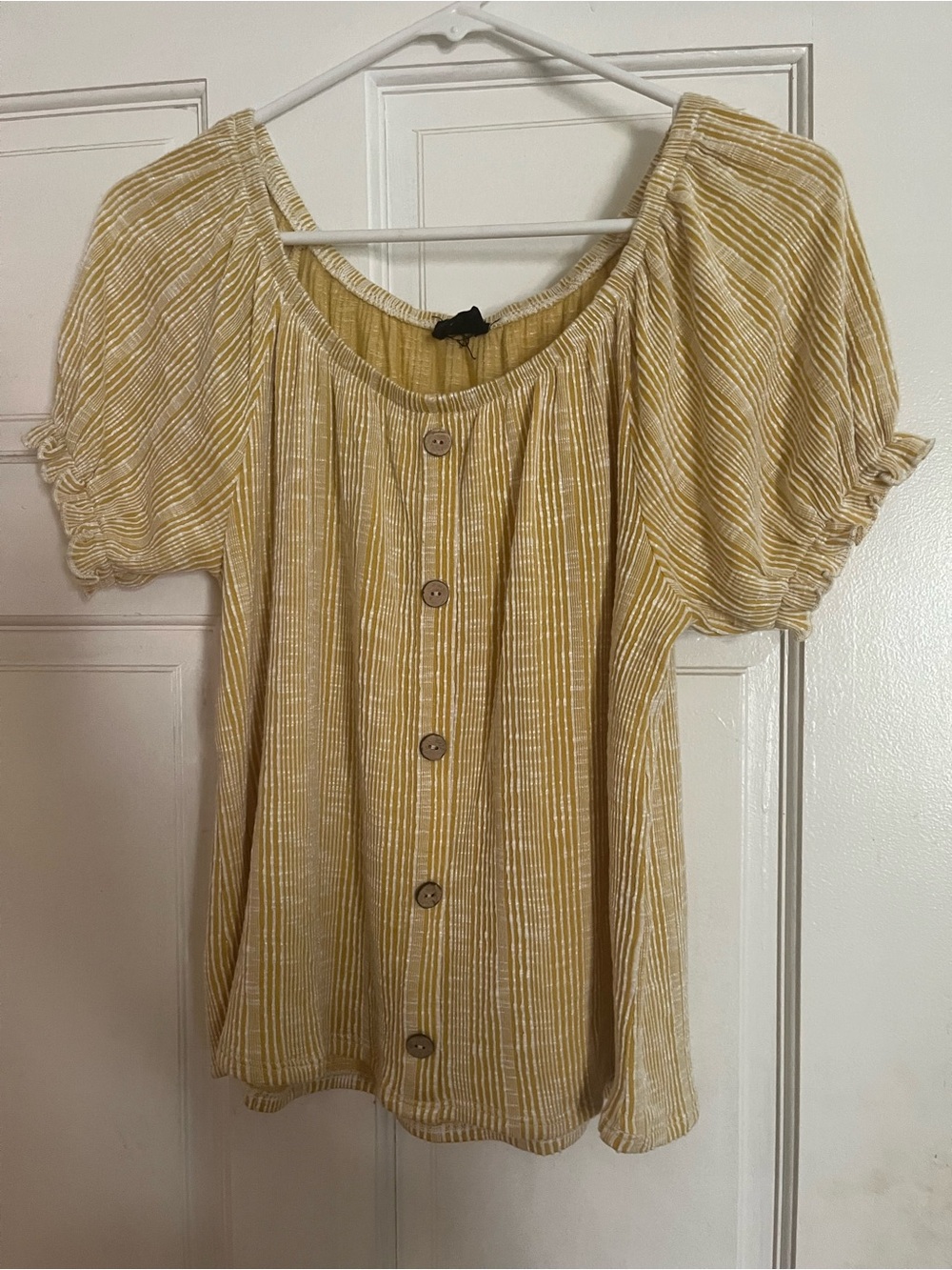 W5 Yellow Striped Button-Front Puff Sleeve Top